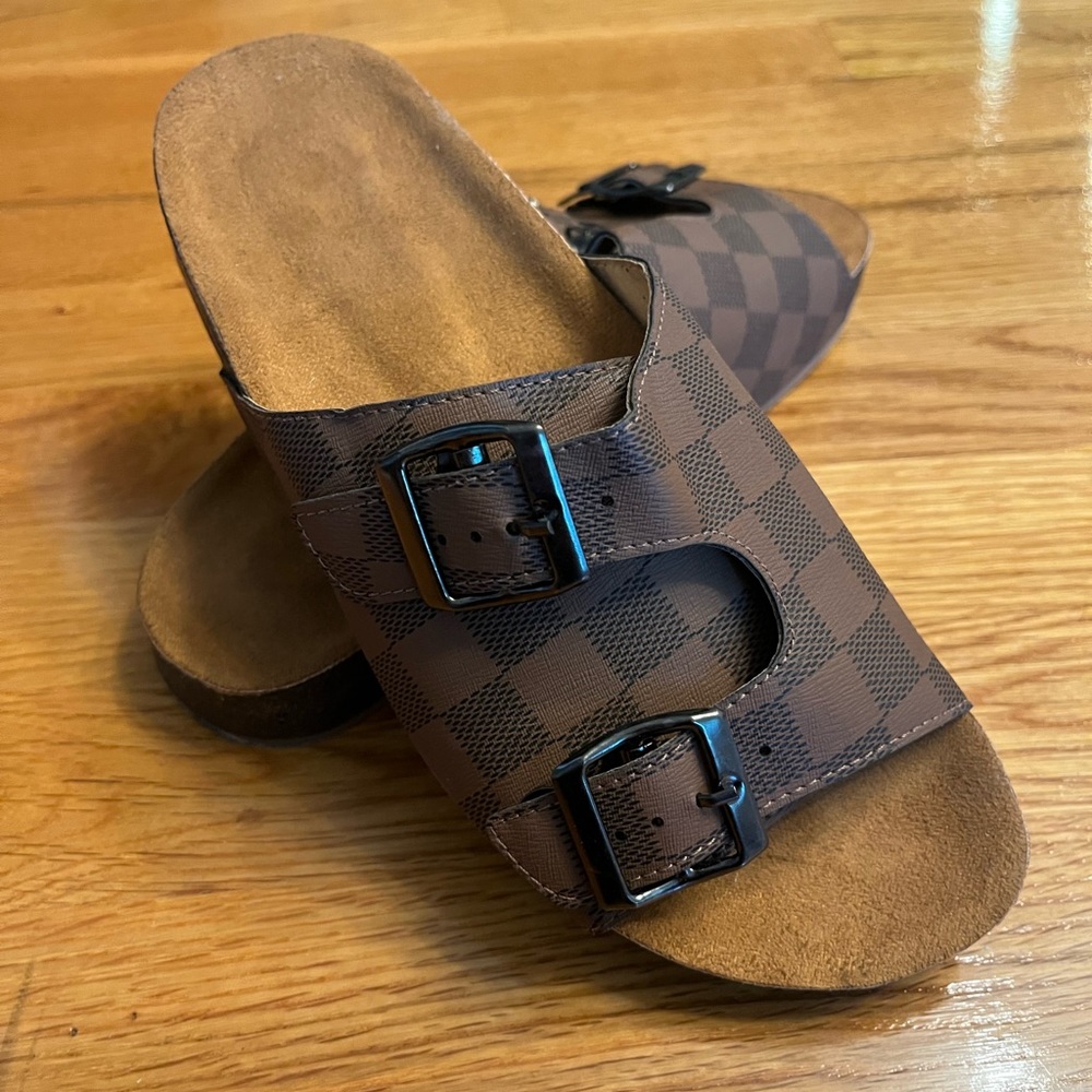 Gently Worn Sandal. Great Condition. View 3